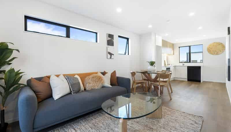 5/2 Firebrick Way , Hobsonville