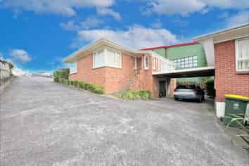 APPROXIMATELY 105M² OFFICE FOR LEASE
