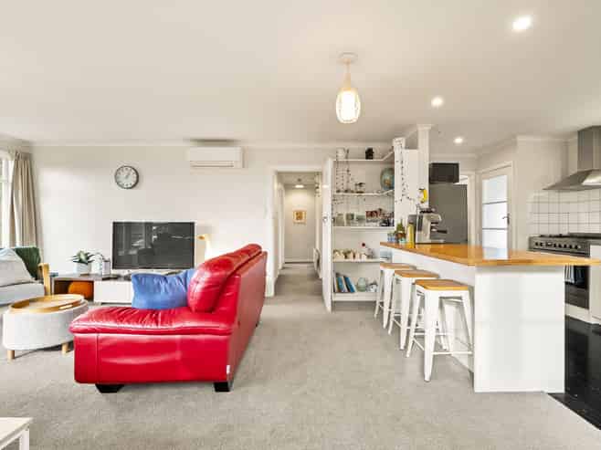 141 Easther Crescent, Kew