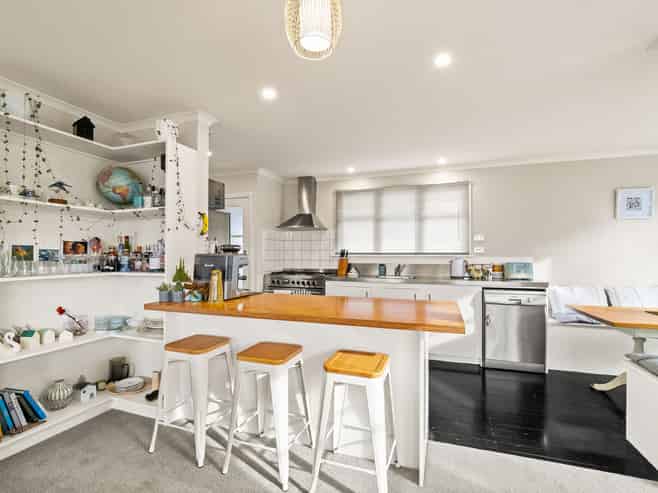 141 Easther Crescent, Kew