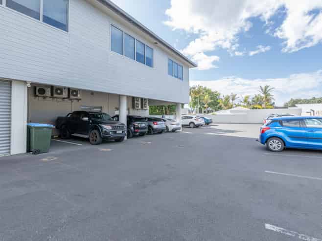 Modern Office, City Fringe Convenience