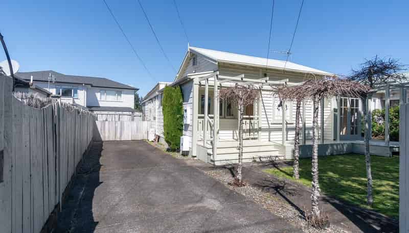 266 Meola Road, Point Chevalier