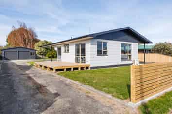 11 Fiona Crescent, Feilding