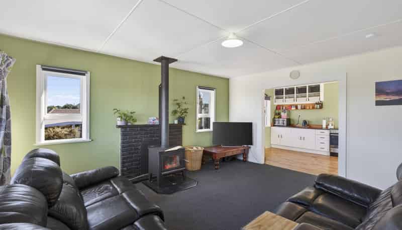 15 Simons Street, Moturoa