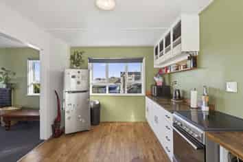 15 Simons Street, Moturoa
