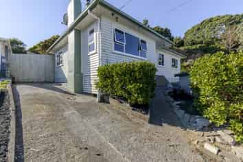 15 Simons Street, Moturoa