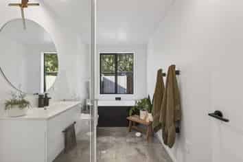 4 Fox Street, Okato