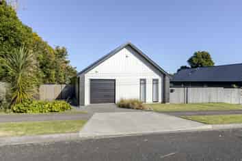 4 Fox Street, Okato