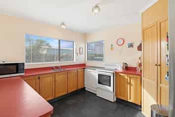 10 Downes Avenue, Springvale
