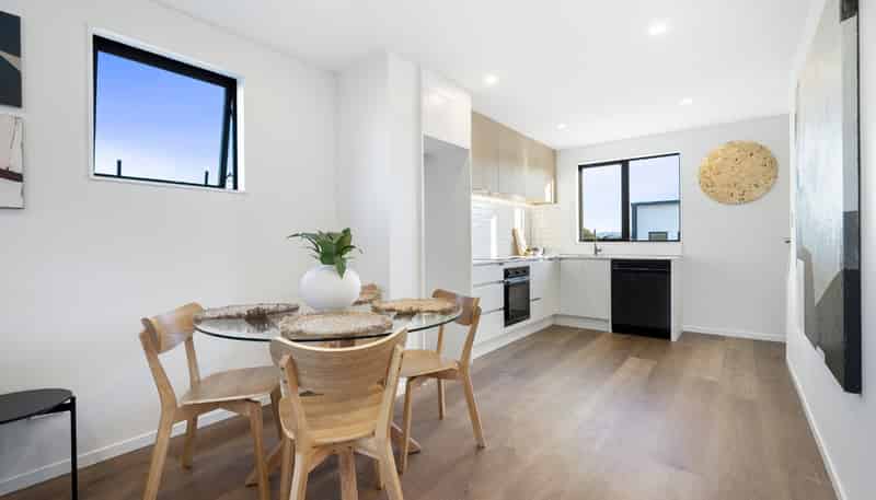 4/4 Firebrick Way , Hobsonville