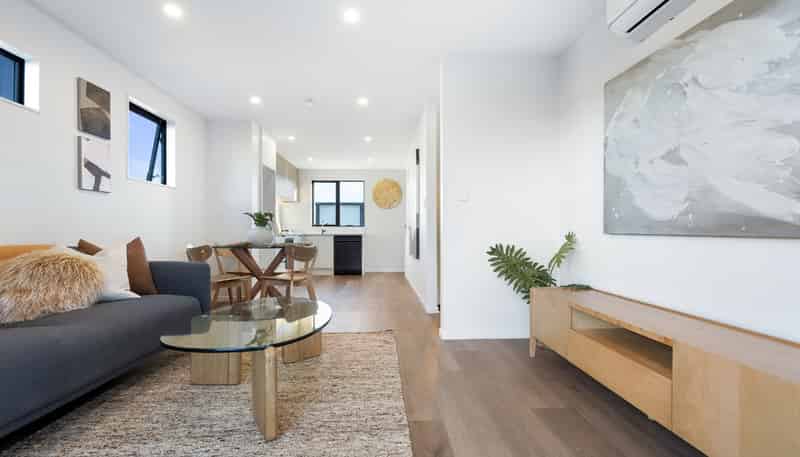 4/4 Firebrick Way , Hobsonville