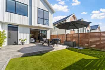 10 Orca Drive, Stanmore Bay
