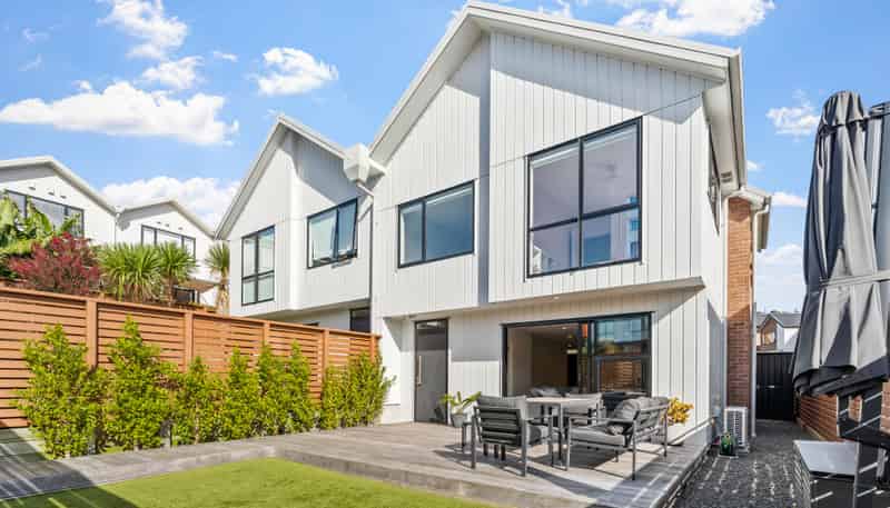 10 Orca Drive, Stanmore Bay