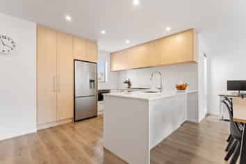 10 Orca Drive, Stanmore Bay