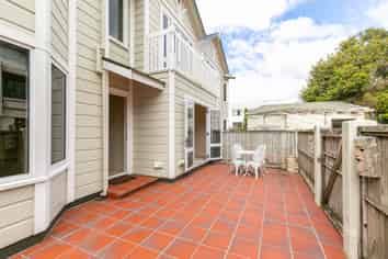 14/28 Hobson Street, Thorndon