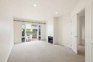 14/28 Hobson Street, Thorndon