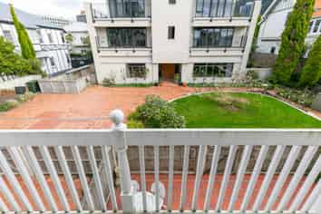14/28 Hobson Street, Thorndon