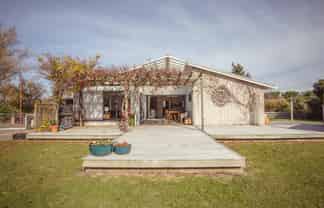93 Cemetery Road, Sanson