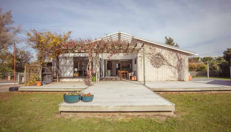 93 Cemetery Road, Sanson
