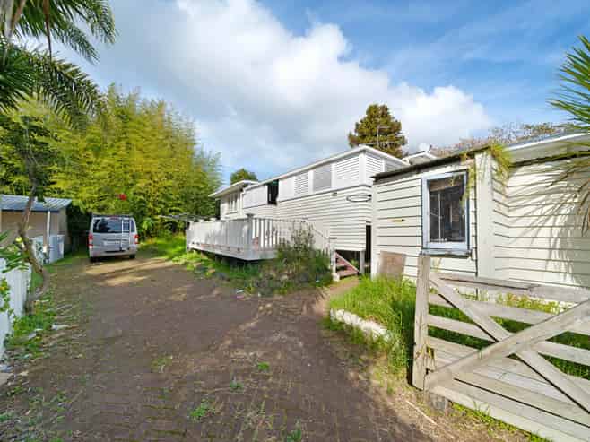 56 Clayburn Road, Glen Eden