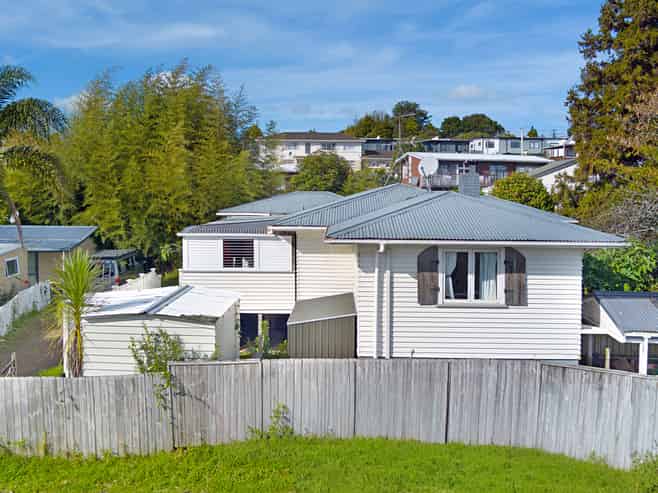56 Clayburn Road, Glen Eden