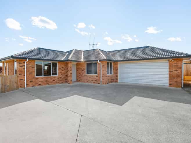 7 Farleigh Close, Huntington