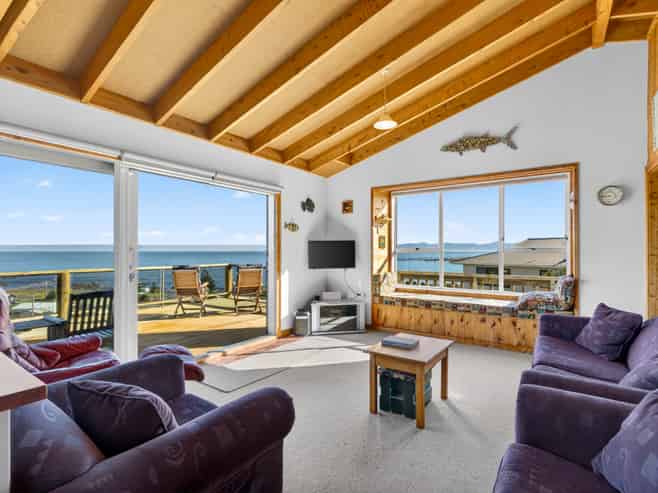 22 Seaview Avenue, Cape Palliser