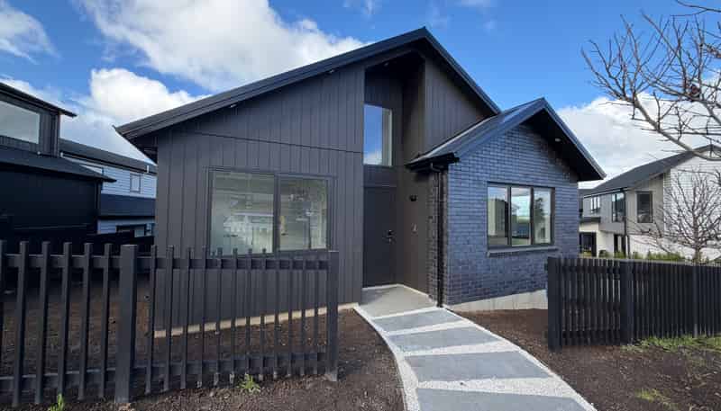 39 Kikorangi Drive, Orewa