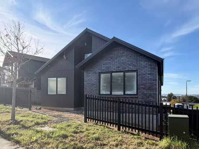 39 Kikorangi Drive, Orewa