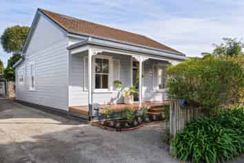 14 Root Street, Gisborne