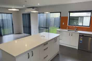 1/25 Kennington Drive, Manurewa
