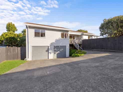 1/144 Bradbury Road, Botany Downs