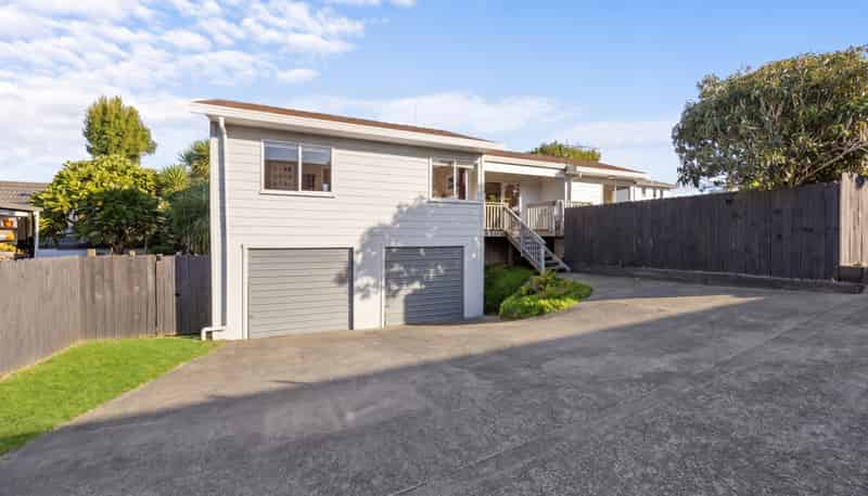 1/144 Bradbury Road, Botany Downs