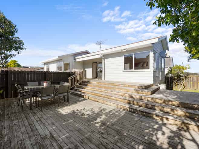 1/144 Bradbury Road, Botany Downs