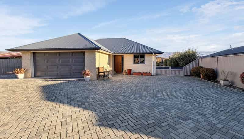 17 Larch Crescent, Alexandra