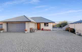 17 Larch Crescent, Alexandra