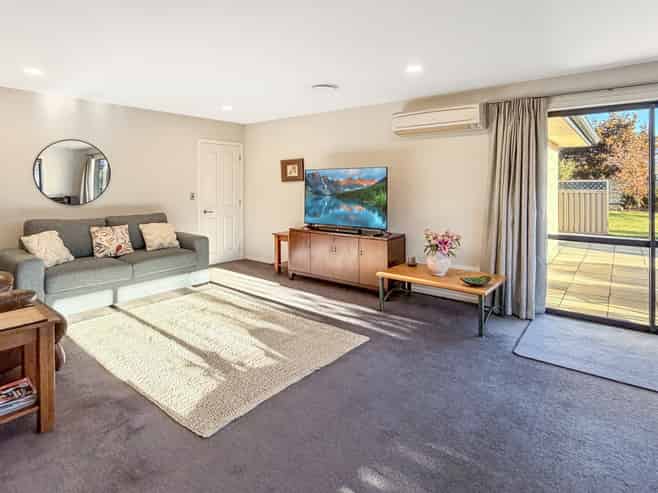 17 Larch Crescent, Alexandra