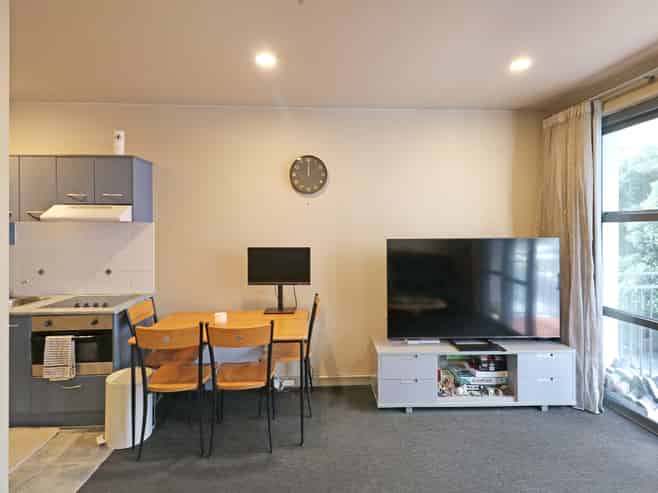 2E/154 The Terrace, Wellington Central