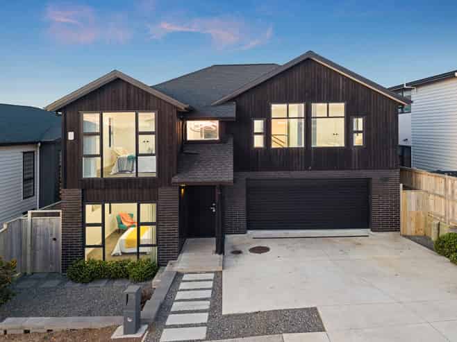 79 Michael Bosher Way, Flat Bush