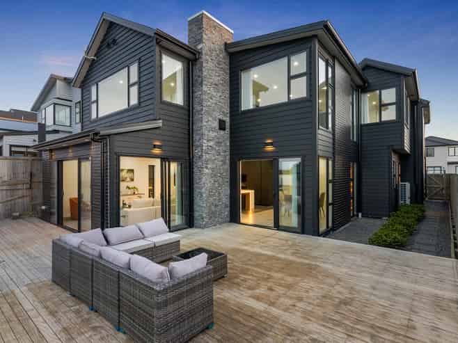 79 Michael Bosher Way, Flat Bush