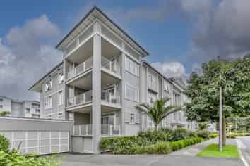 63 Parkside Drive, Orewa