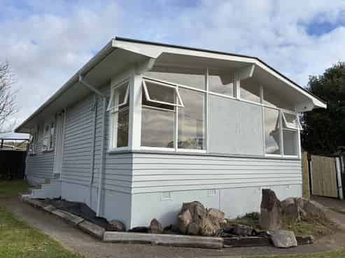 14 Beeston Cres, Manurewa