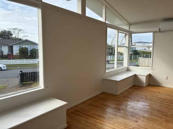 14 Beeston Cres, Manurewa