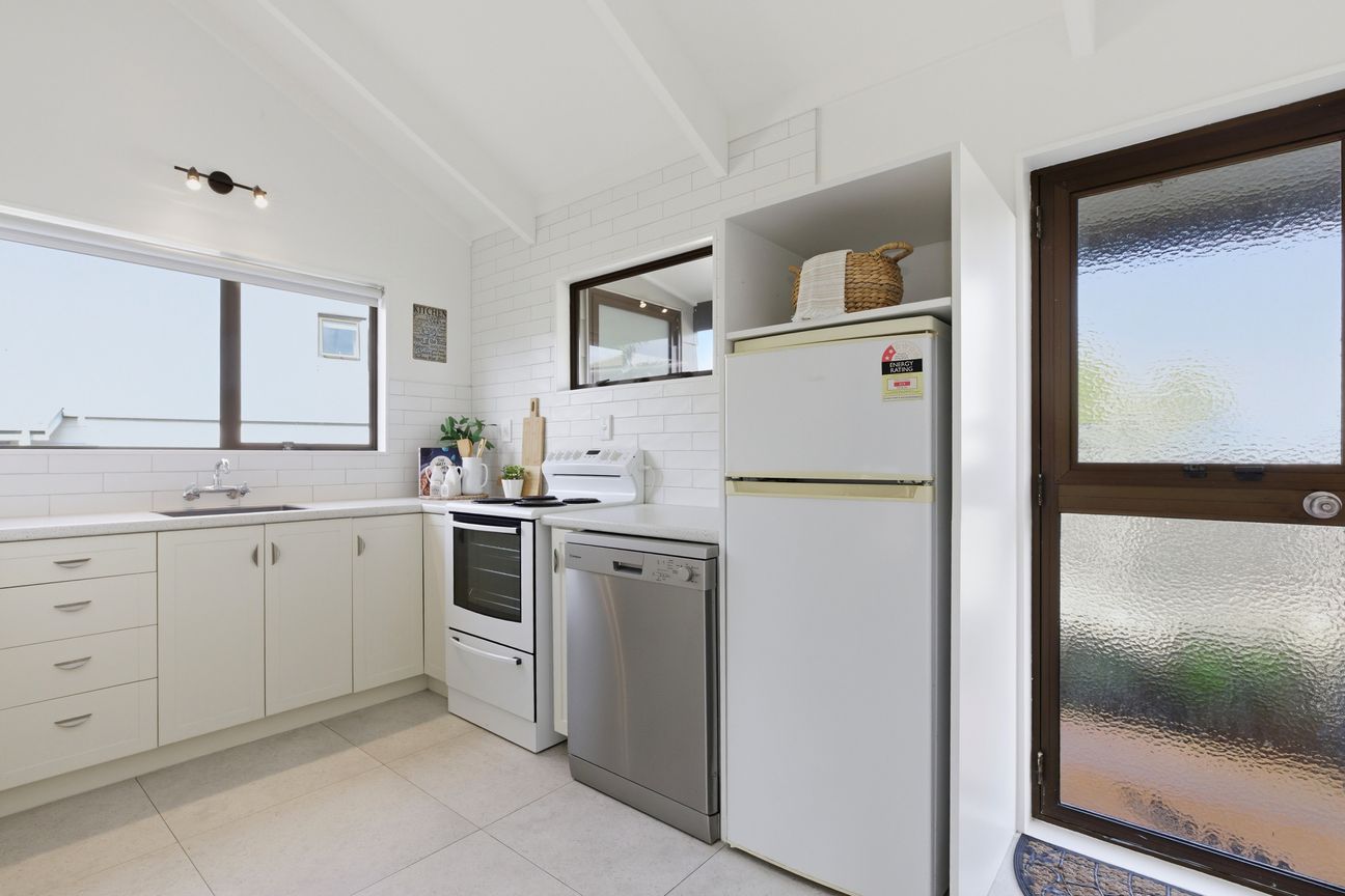 Coastal cottage charm on Range Road - Aanzicht 6