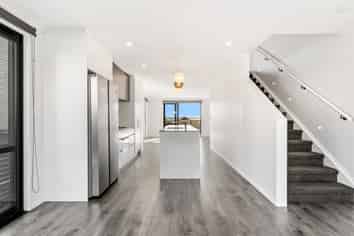 17 Seafarer Crescent, Stanmore Bay