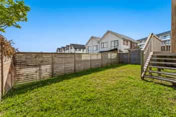 17 Seafarer Crescent, Stanmore Bay