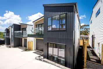 16B Madison place, Forrest Hill