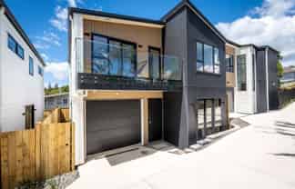 16B Madison place, Forrest Hill