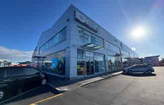 Great South Road Showroom | LFR Precinct
