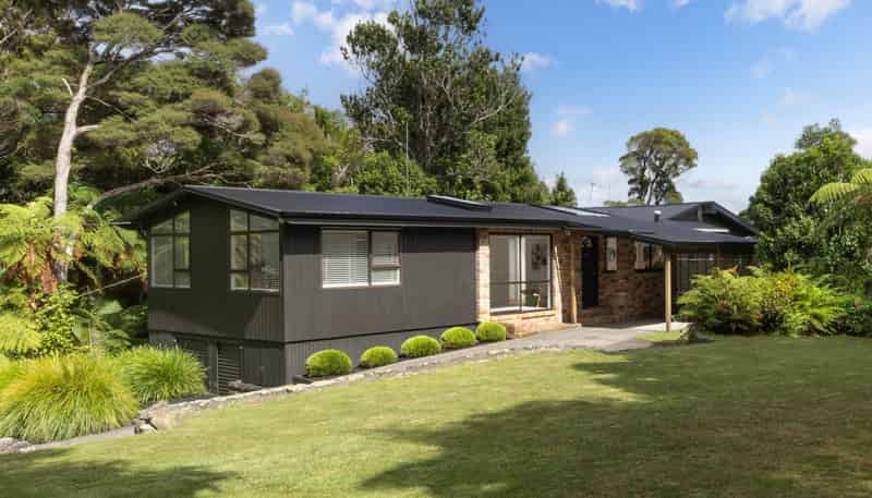 256 Piha Road, Piha